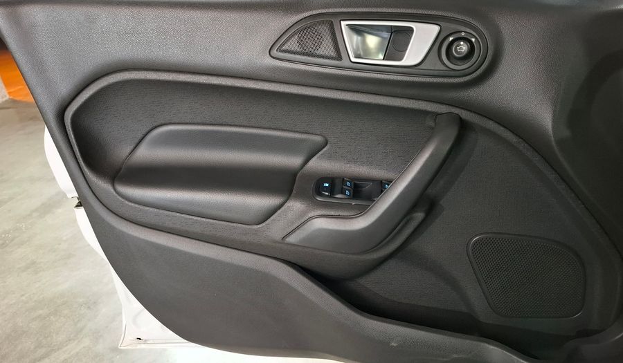 Ford Fiesta Kinetic Design 1.6 TITANIUM Sedan 2018