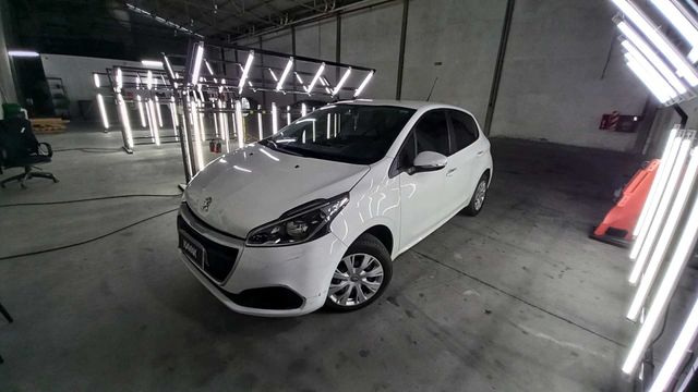 Peugeot • 208