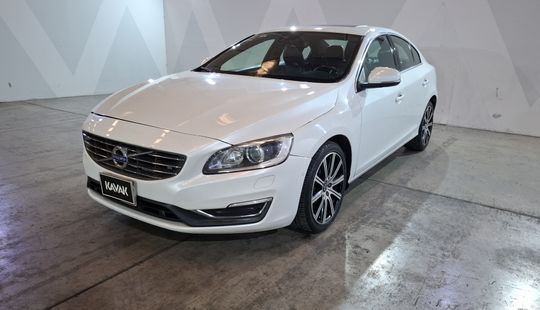 Volvo • S60
