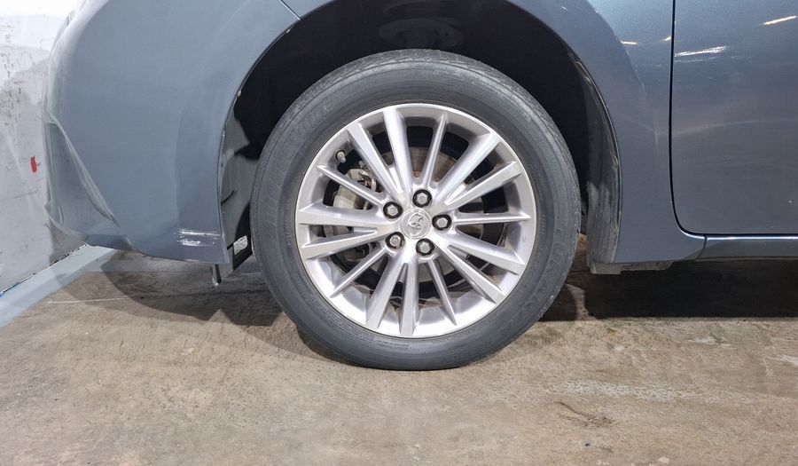 Toyota Corolla 1.8 LE CVT Sedan 2015