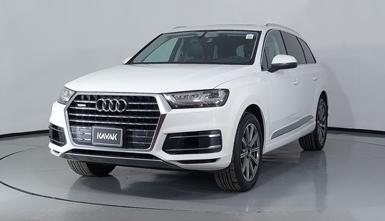 Audi • Q7