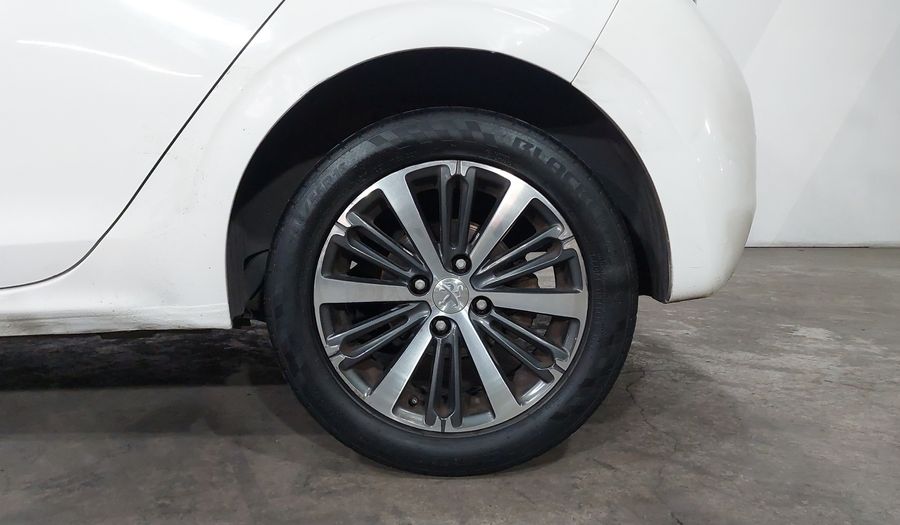 Peugeot 208 1.6 FELINE MT Hatchback 2017