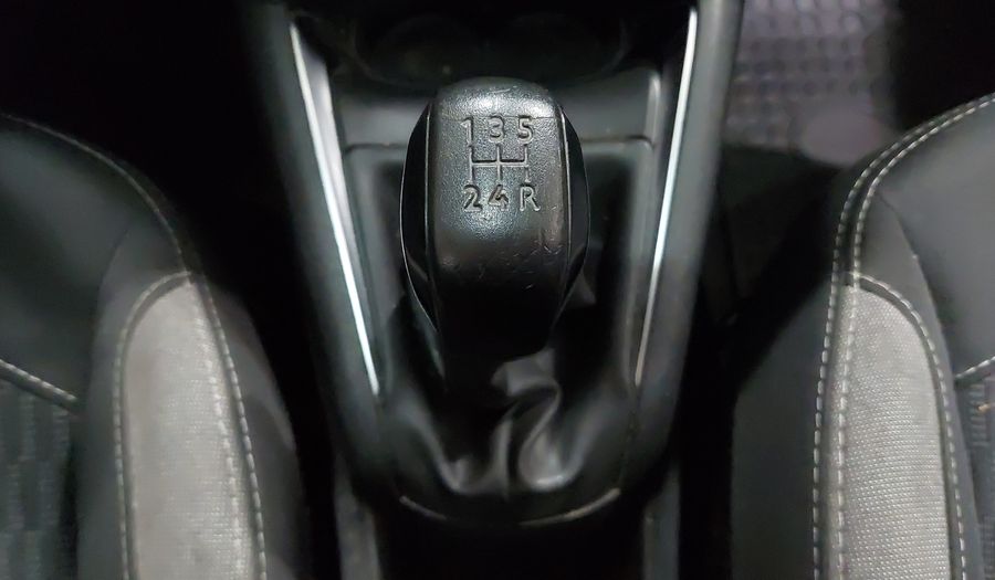 Peugeot 208 1.6 FELINE MT Hatchback 2017