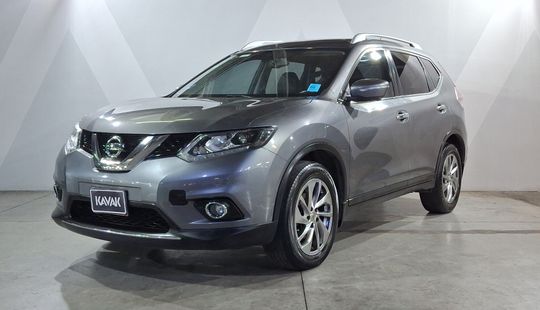 2017 • 102,225 km • Automático