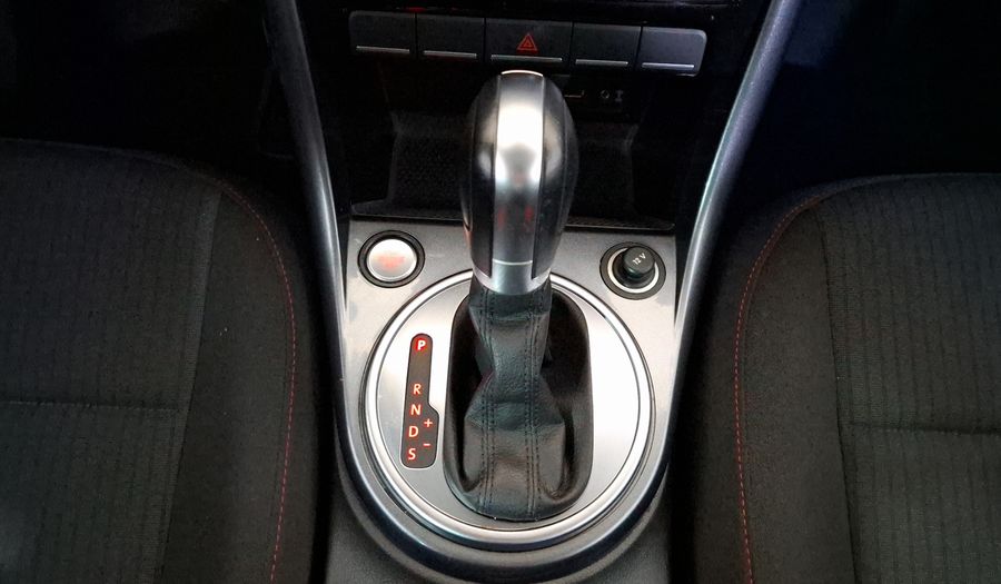 Volkswagen Beetle 2.5 SOUND AUTO Hatchback 2018
