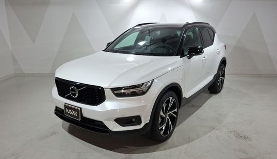 Volvo • XC40