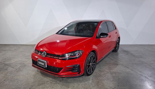 Volkswagen • Golf