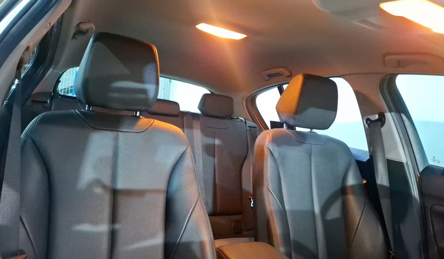 Bmw Serie 1 1.6 118IA Hatchback 2015