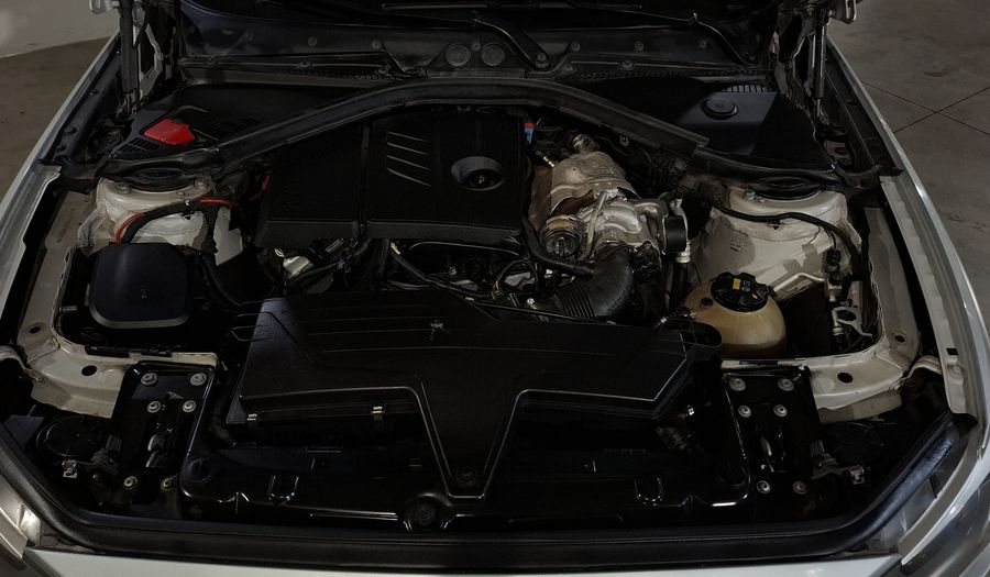 Bmw Serie 1 1.6 118IA Hatchback 2015