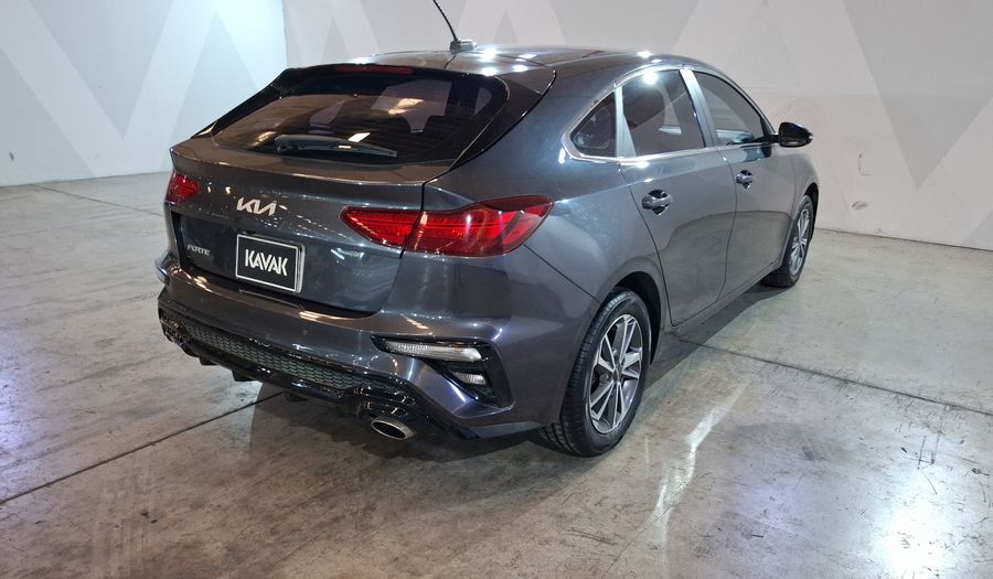 Kia Forte 2.0 EX IVT Hatchback 2022