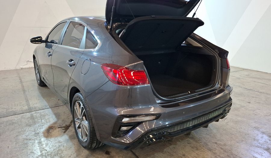 Kia Forte 2.0 EX IVT Hatchback 2022