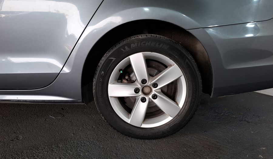 Volkswagen Jetta 2.5 STYLE ACTIVE TIPTRONIC Sedan 2014
