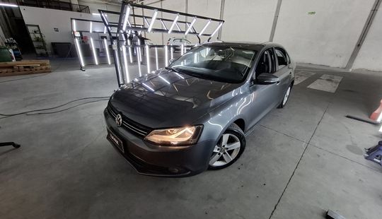 Volkswagen • Vento