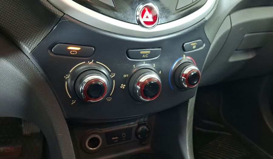 Jac J4 1.5 COMFORT Sedan 2015