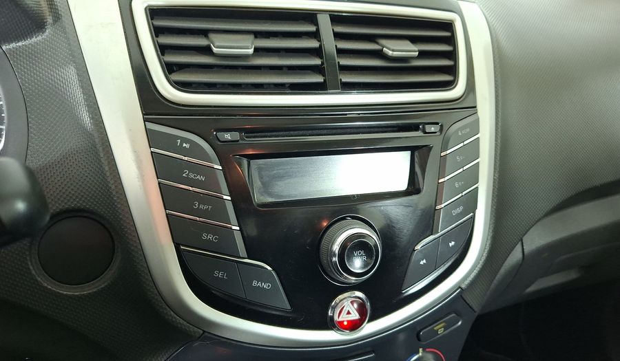 Jac J4 1.5 COMFORT Sedan 2015