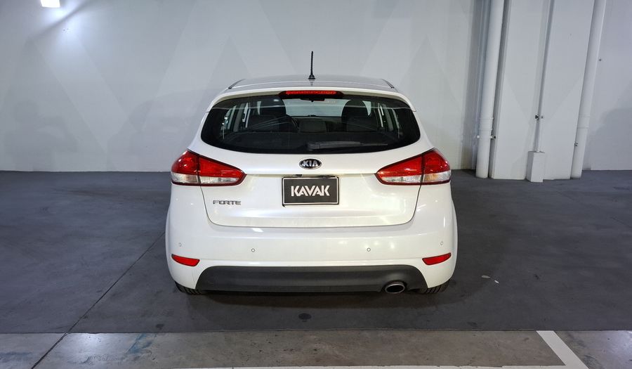 Kia Forte 2.0 EX AUTO Hatchback 2018