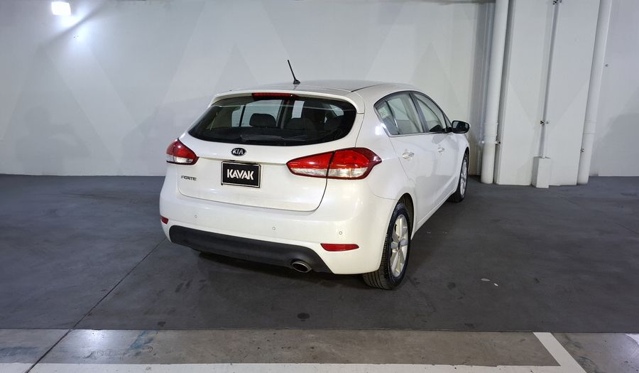 Kia Forte 2.0 EX AUTO Hatchback 2018