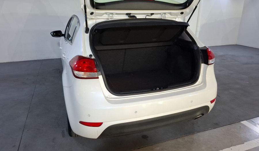 Kia Forte 2.0 EX AUTO Hatchback 2018