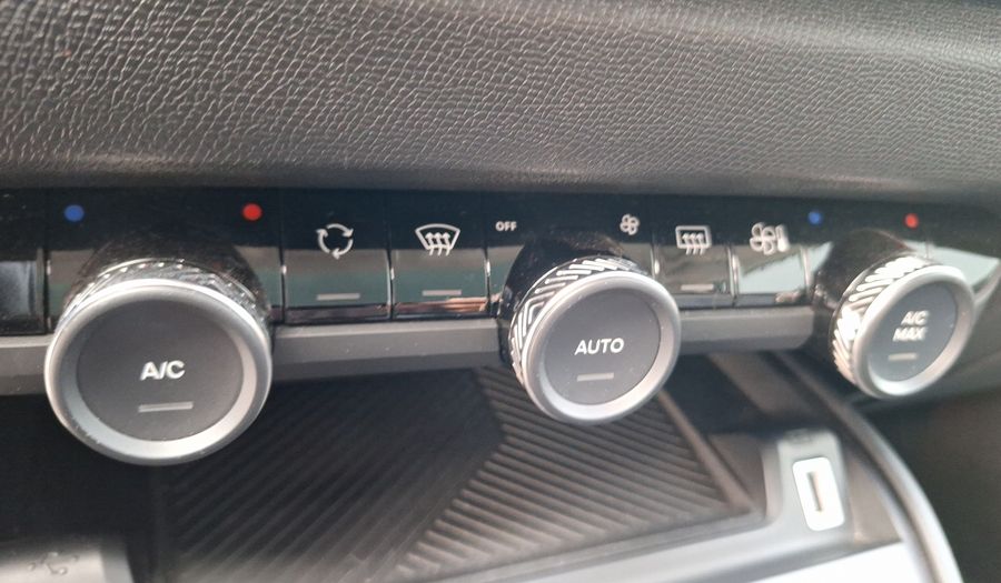Citroen C4 1.2 PURETECH 130 AUTO SHINE Hatchback 2022