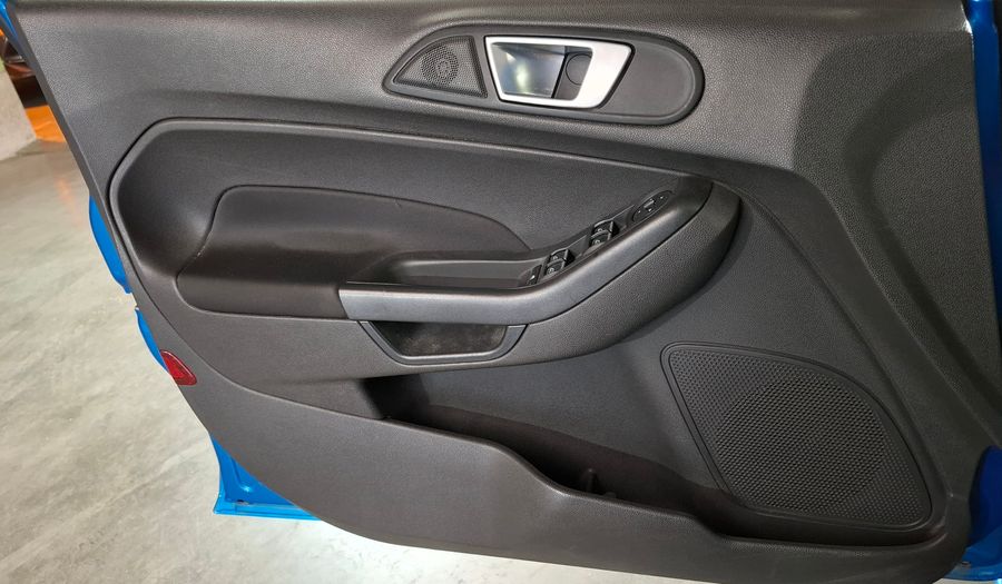 Ford Fiesta Kinetic Design 1.6 SE Hatchback 2017