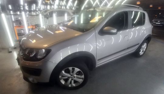 Renault • Sandero Stepway