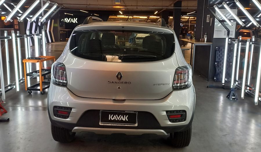 Renault Sandero Stepway 1.6 STEPWAY DYNAMIQUE Hatchback 2017