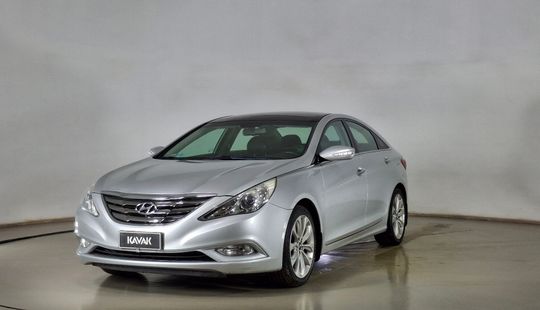 Hyundai • Sonata
