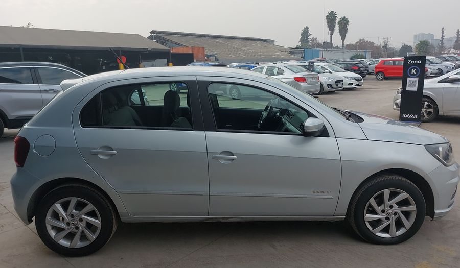 Volkswagen Gol 1.6 HIGHLINE Hatchback 2021