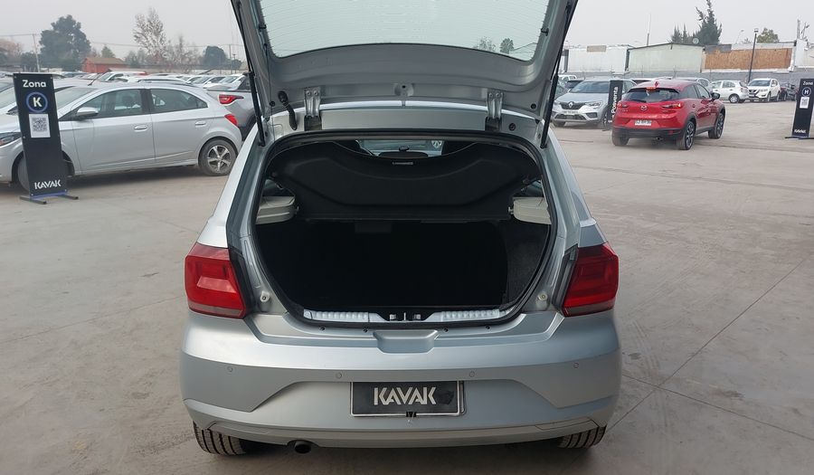 Volkswagen Gol 1.6 HIGHLINE Hatchback 2021