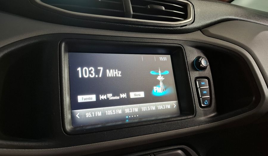 Chevrolet Onix 1.4 LT Hatchback 2016