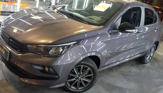 Fiat • Cronos