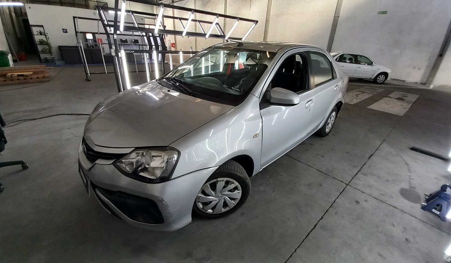 Toyota Etios 1.5 XS Sedan 2017