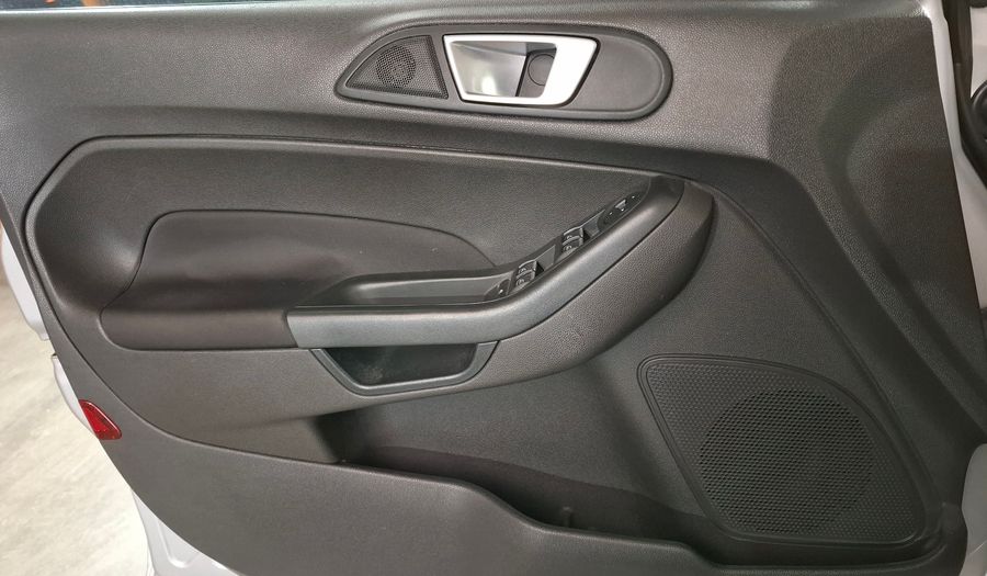 Ford Fiesta Kinetic Design 1.6 SE Hatchback 2017
