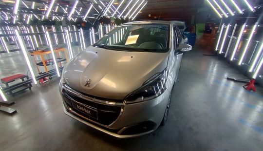 Peugeot • 208