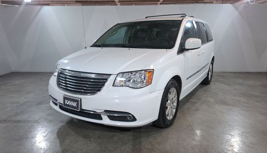 Chrysler • Town & Country