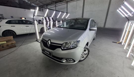 Renault • Logan