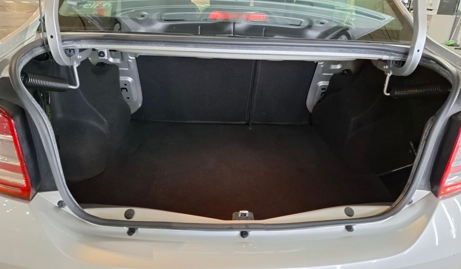 Renault Logan 1.6 PRIVILEGE Sedan 2016