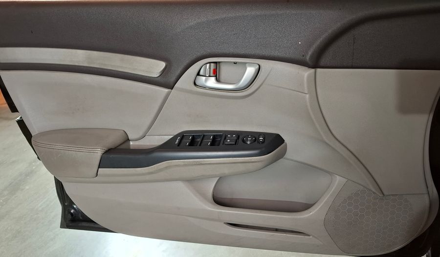 Honda Civic 1.8 I-VTEC EXS AUTO Sedan 2013