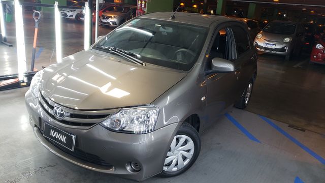 Toyota • Etios