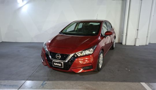 Nissan • Versa