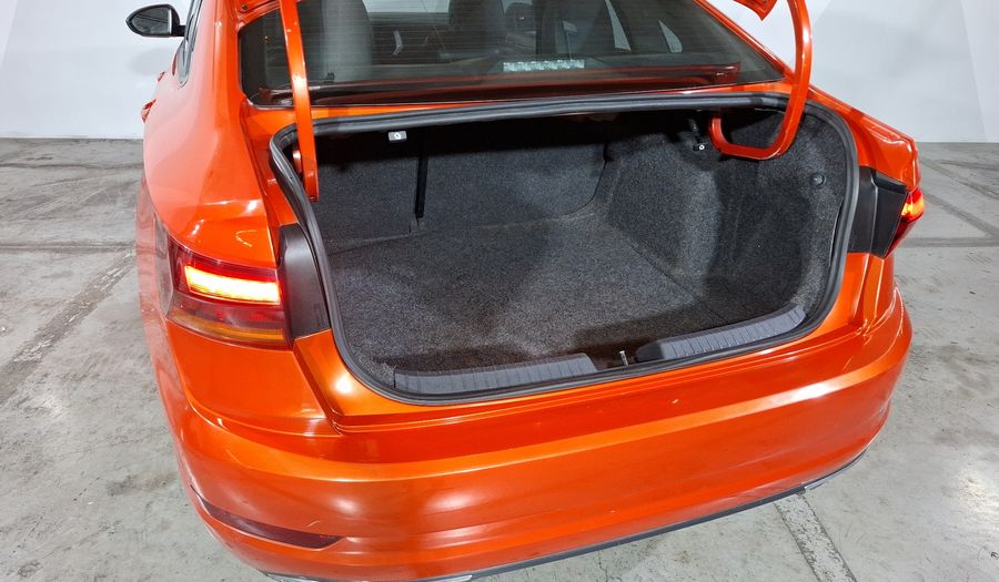 Volkswagen Jetta 1.4 R-LINE AUTO Sedan 2019