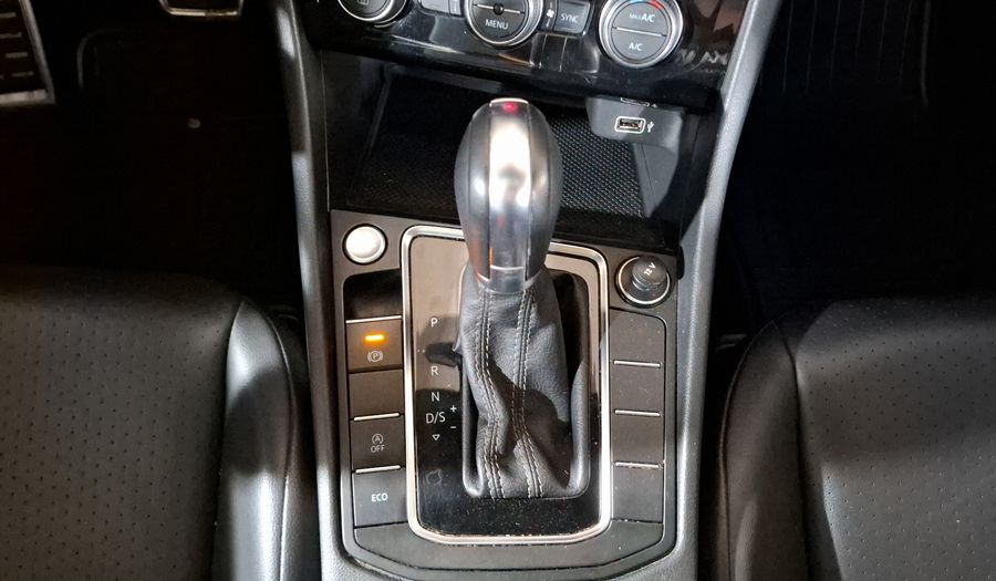 Volkswagen Jetta 1.4 R-LINE AUTO Sedan 2019