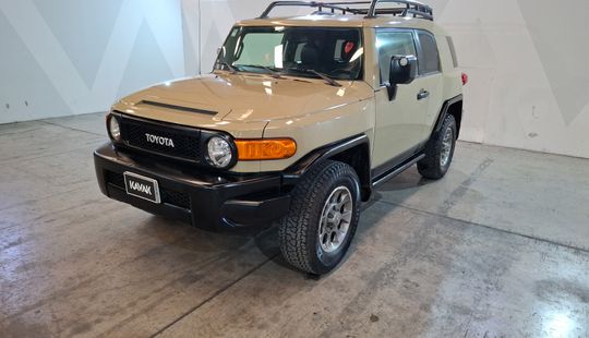 Toyota • FJ Cruiser