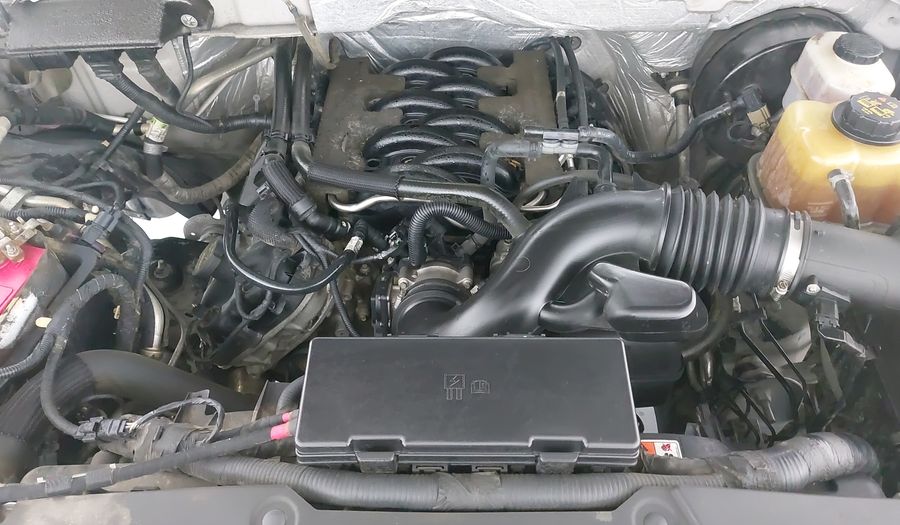 Ford Lobo 5.0 LOBO REGULAR CAB 4X2 TA Pickup 2011