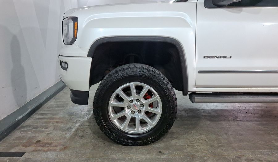 Gmc Sierra 6.2 DENALI E AT 4WD Pickup 2016