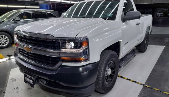 Chevrolet • Silverado 2500
