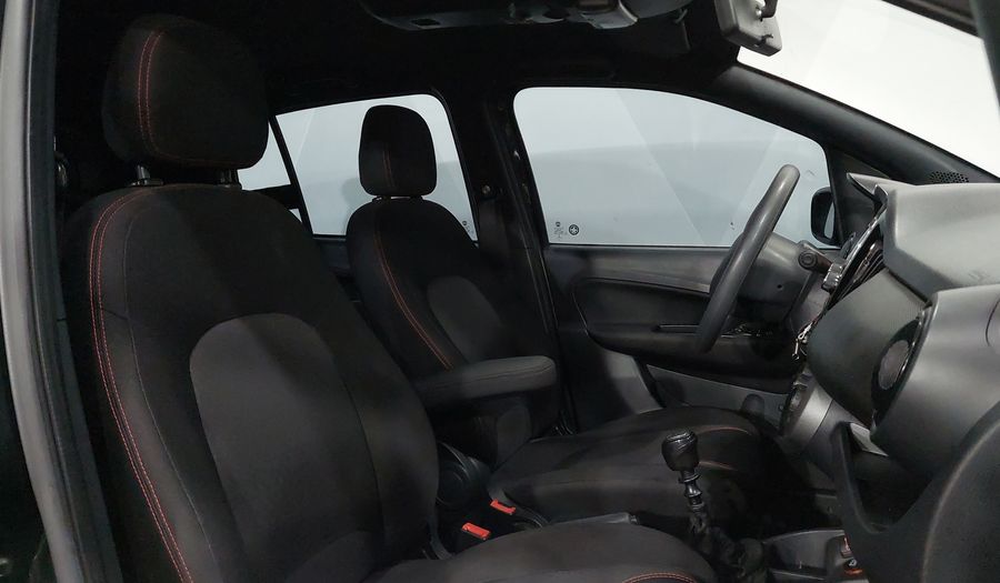 Fiat Uno 1.4 SPORTING Hatchback 2017