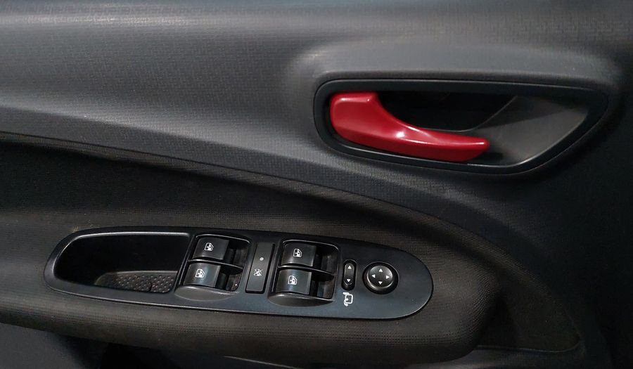 Fiat Uno 1.4 SPORTING Hatchback 2017