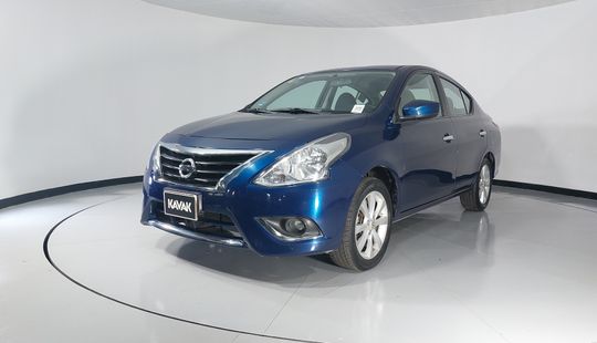 Nissan • Versa