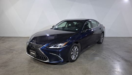 Lexus • ES